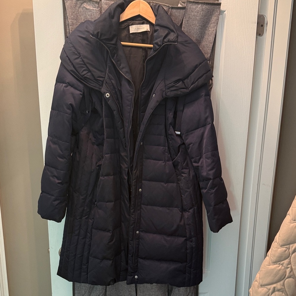 T Tahari Women's Navy Puffer Jacket